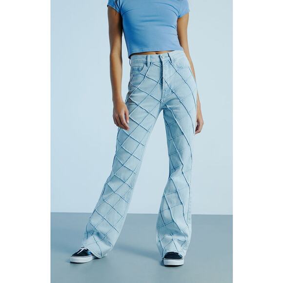 PacSun Women's High Waisted Pintuck Bootcut Leg Denim Jeans Size 24 Light Blue - Picture 1 of 10